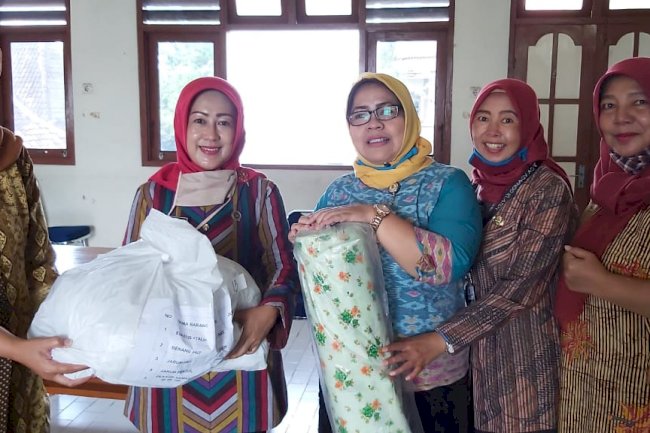 Berdayakan PK dan Perempuan rentan Hasilkan Masker Kain cegah Covid 19 Dalam rangka Jaring Pengaman Ekonomi  