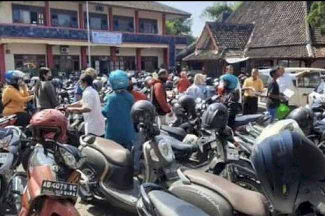 PPDB, DISSOSP3APPKB Klaten diserbu Warga Minta Surat Keterangan Miskin Sesuai DTKS