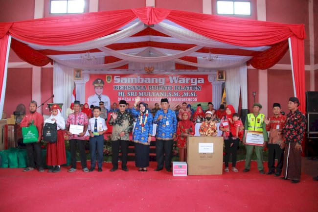 Penyerahan Bantuan Sosial yang tidak direncanakan dalam rangka Sambang Warga