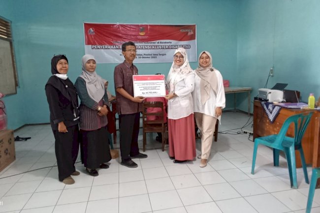 Penyerahan Bantuan Atensi kepada kluster disabilitas di Klaten oleh Sentra Terpadu Prof. Dr. Soeharso Surakarta