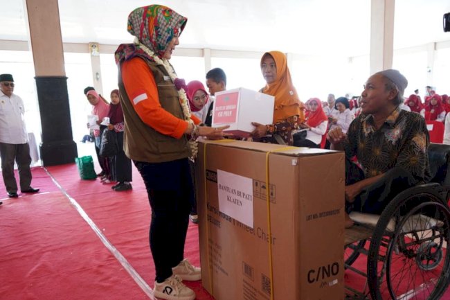 Kegiatan Penyerahan Bantuan Sosial yang tidak direncanakan dari DISSOSP3APPKB Kab. Klaten,Sambang Warga di Desa Dalangan, Kecamatan Tulung