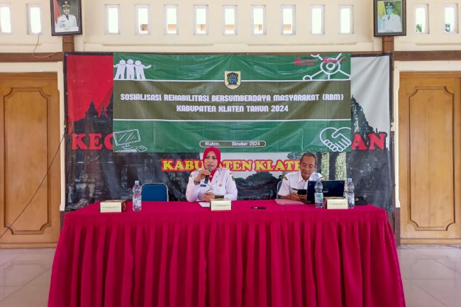 Sosialisasi Rehabilitasi Bersumberdaya Masyarakat (RBM) di Aula Kecamatan Prambanan