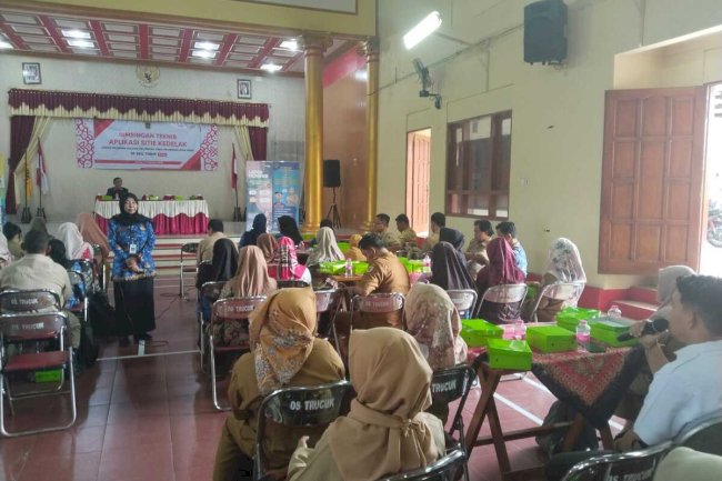 Bimbingan Teknis Aplikasi SITIE KEDELAK di Trucuk