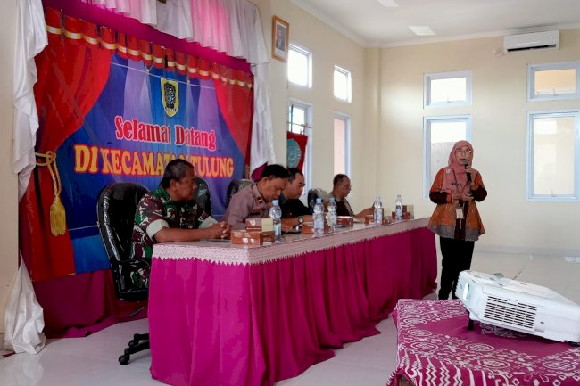 Sosialisasi Penanganan PMKS oleh DISSOSP3APPKB di Kecamatan Tulung