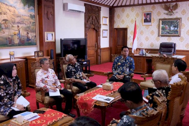 Audiensi DISSOSP3APPKB dan BPS Kabupaten Klaten dengan Bupati dan Wakil Bupati Terkait Pelaksanaan DTSEN