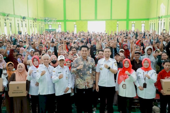 Penyerahan Bantuan Sosial oleh Pemerintah Kabupaten Klaten untuk Warga Terdampak PHK