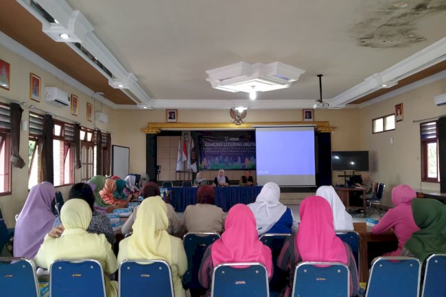 Edukasi Literasi Digital bagi Organisasi Wanita Kabupaten Klaten.