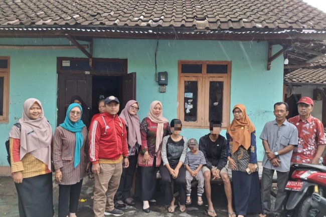 Dissosp3appkb lakukan rujukan anak rentan asal Desa Cetan, Ceper ke Rumah Pelayanan Sosial Anak Balita Wiloso Tomo, Salatiga