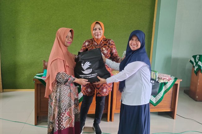 Kegiatan penyaluran bantuan ATENSI