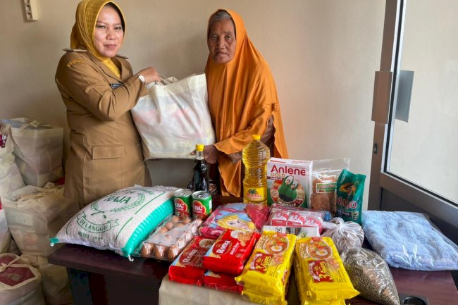 Penyaluran Bantuan ATENSI bagi lanjut usia