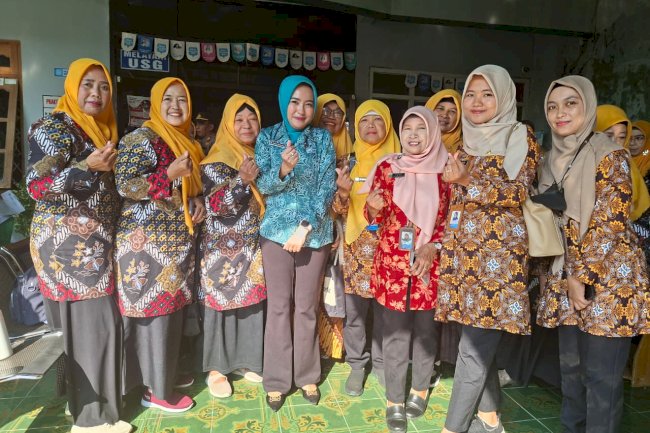 Bhakti Sosial dalam rangka Hari Ulang Tahun Ikatan Bidan Indonesia (IBI) ke-75 