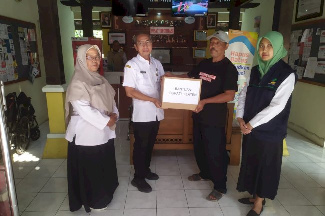 Penyaluran Bantuan Sosial Korban Rumah Roboh
