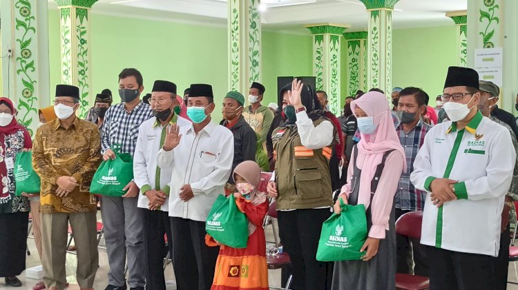 Penyerahan Bantuan Anak Yatim Piatu korban Covid-19 oleh Baznas Provinsi Jawa Tengah