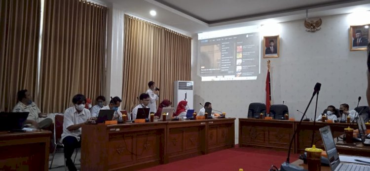 Dukung Klaten menjadi Kabupaten Informatif, DISSOSP3APPKB Ikuti Bimtek Pengelolaan Informasi Publik Website Perangkat Daerah