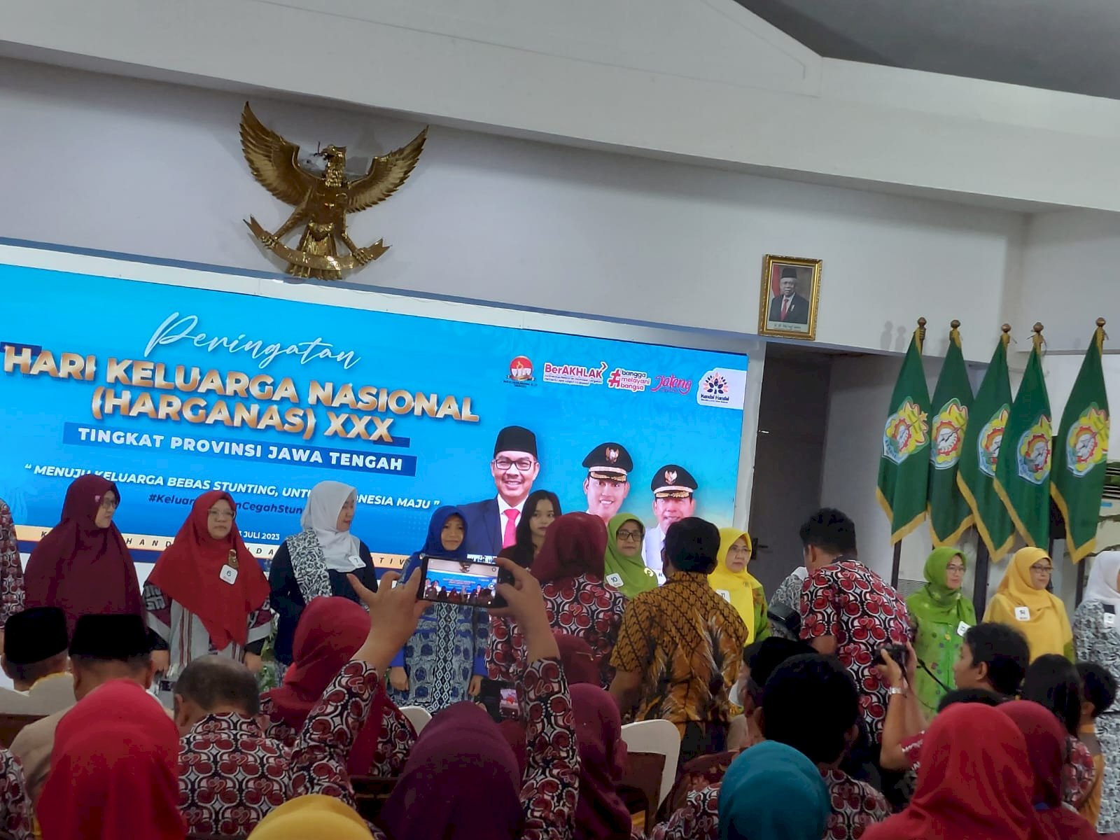 Penerimaan Hadiah lomba Pelaksana Terbaik I tingkat Provinsi Jawa Tengah