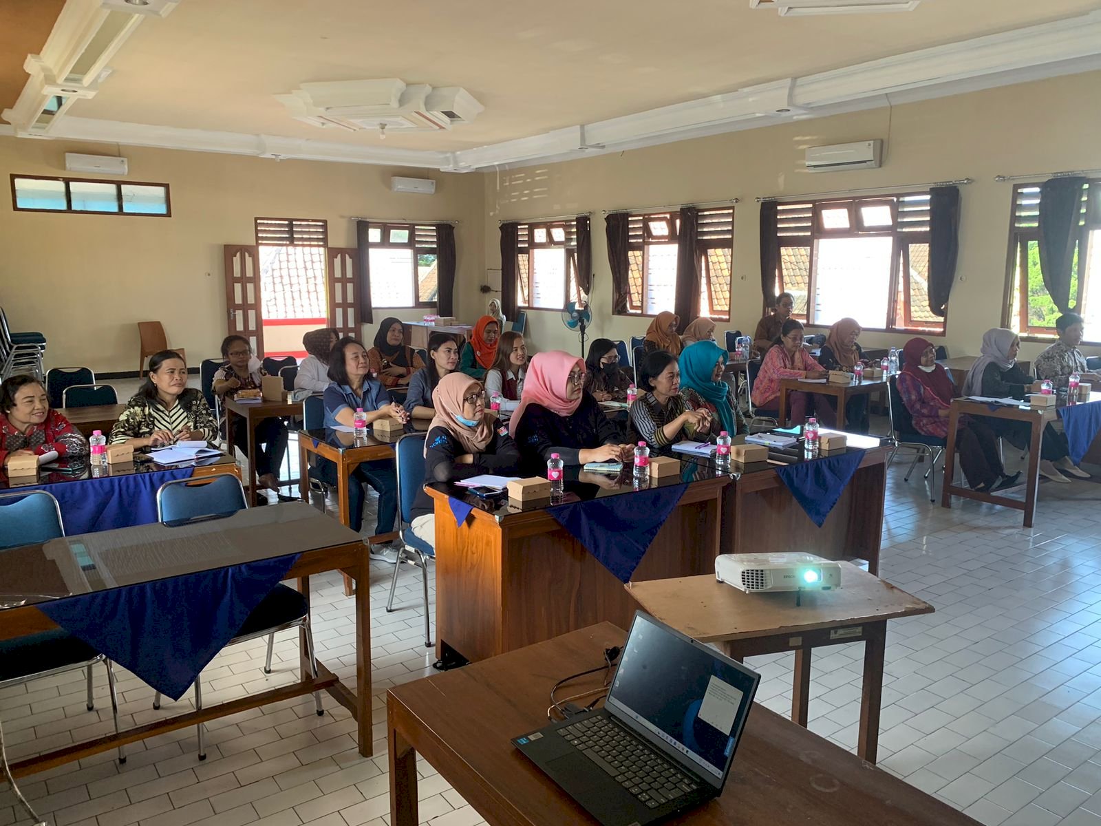 Pelatihan Manajemen Kasus Bagi Tenaga Layanan di Lembaga Women Crisis Center, Puspaga, PATBM dan Gugus Tugas Desa Layak Anak