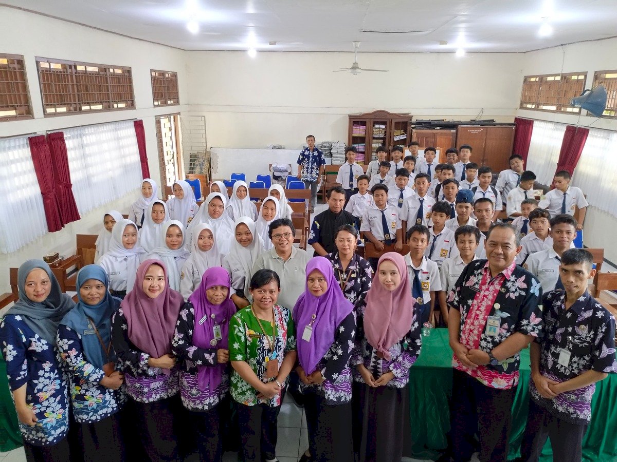 Peksos Goes To School 2024 di SMP N 2 Kemalang