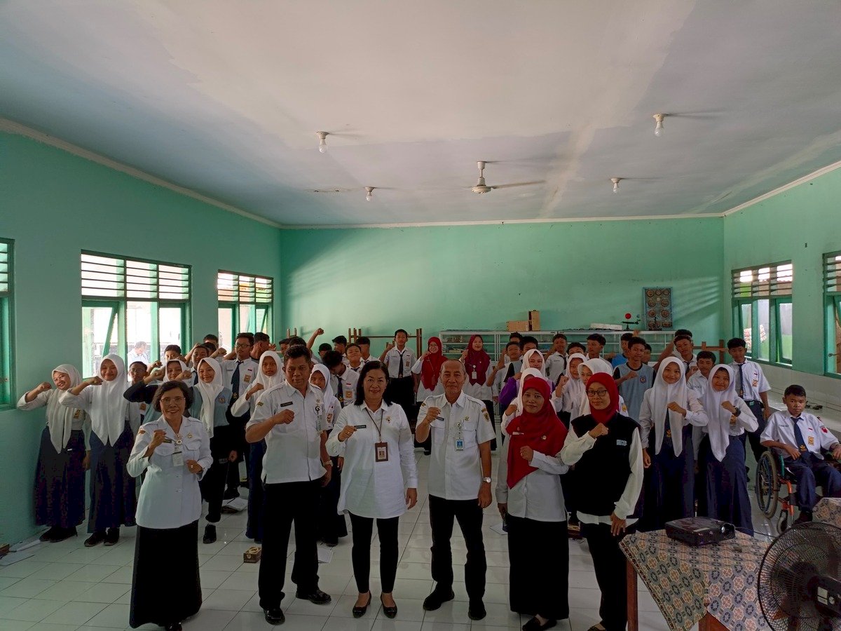 Peksos Goes To School 2024 di SMP N 4 Karanganom