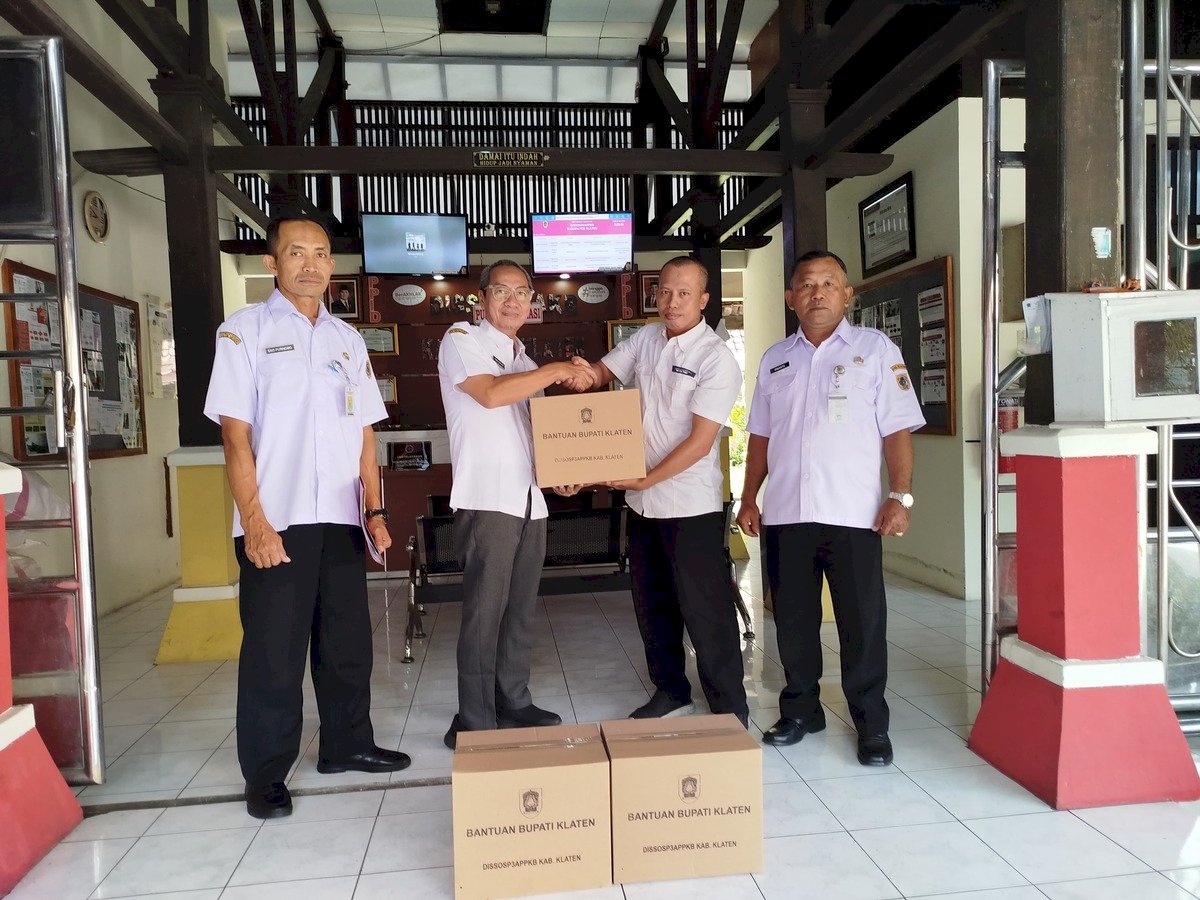 Penyerahan Bantuan Sosial kepada warga terkena musibah kebakaran rumah