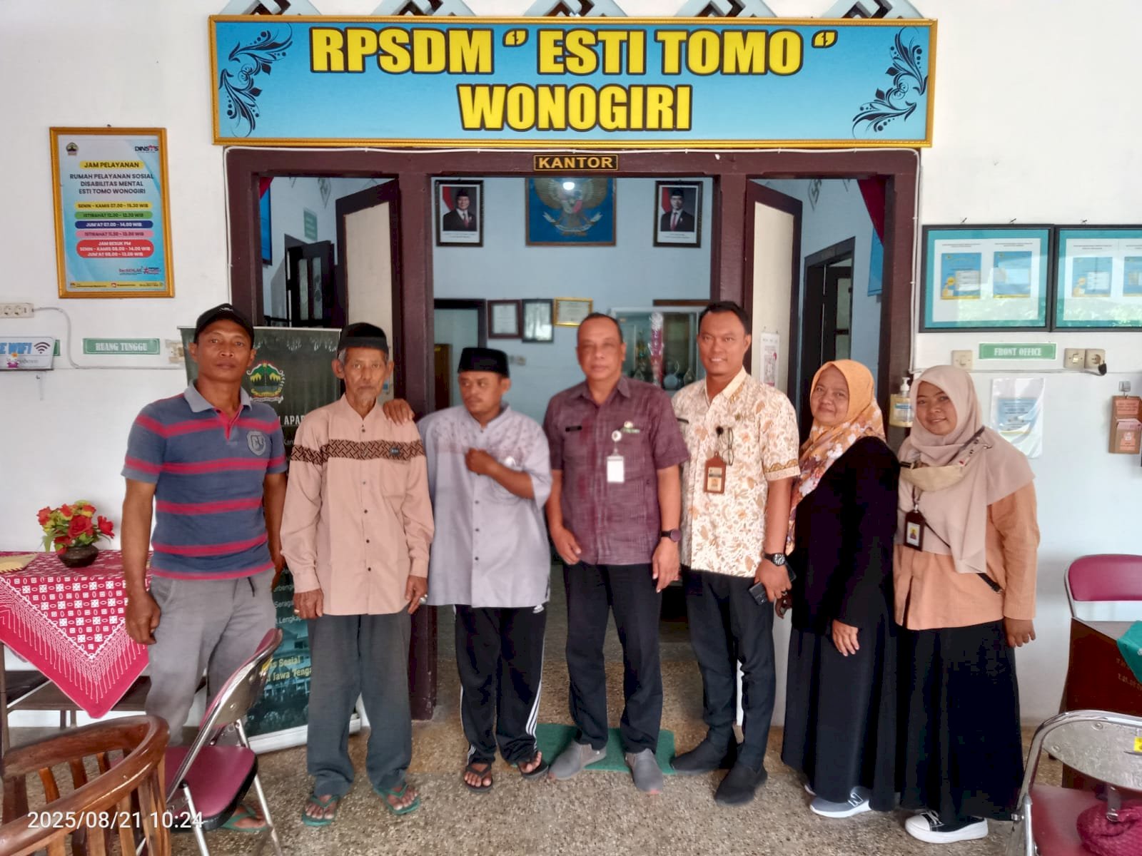 Pemberian layanan Rujukan Rehabilitasi Sosial