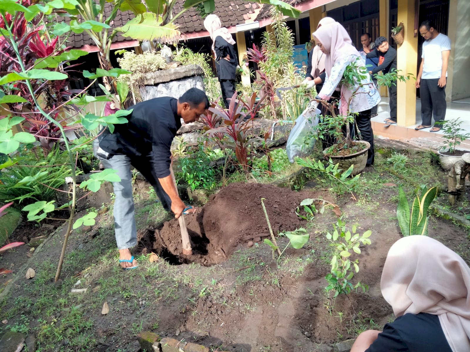 Kegiatan pelaksanaan Korve dan Jumat Bersih dalam rangka Gerakan Indonesia ASRI