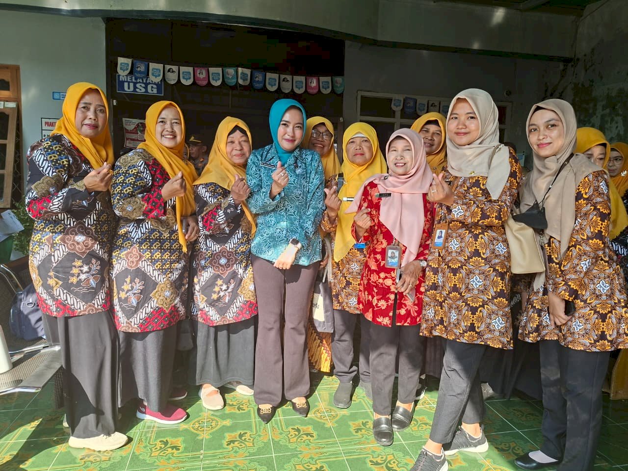 Bhakti Sosial dalam rangka Hari Ulang Tahun Ikatan Bidan Indonesia (IBI) ke-75 