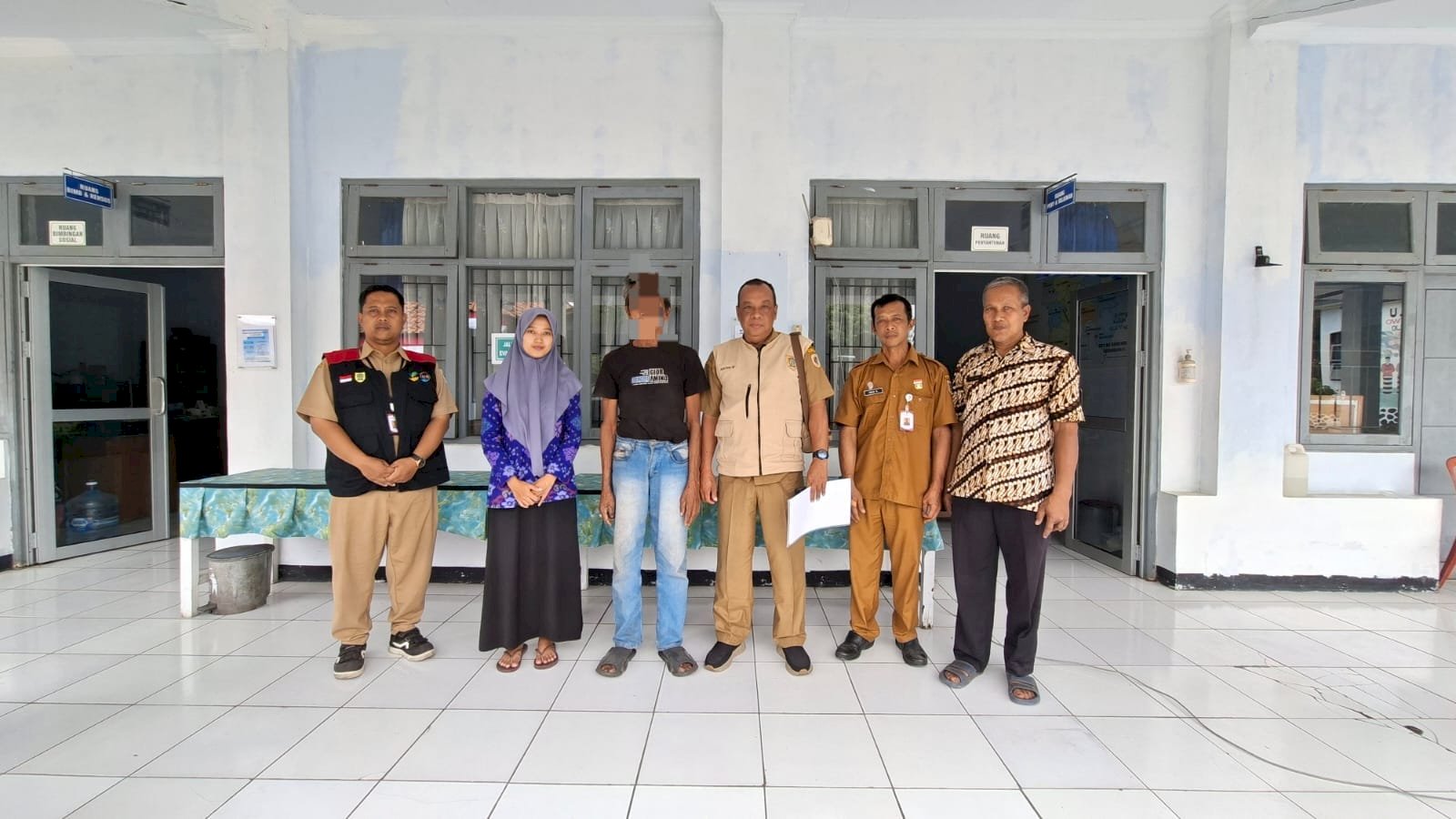 Kegiatan rujukan ke panti sosial PPSLU Adi Yuswo Purworejo